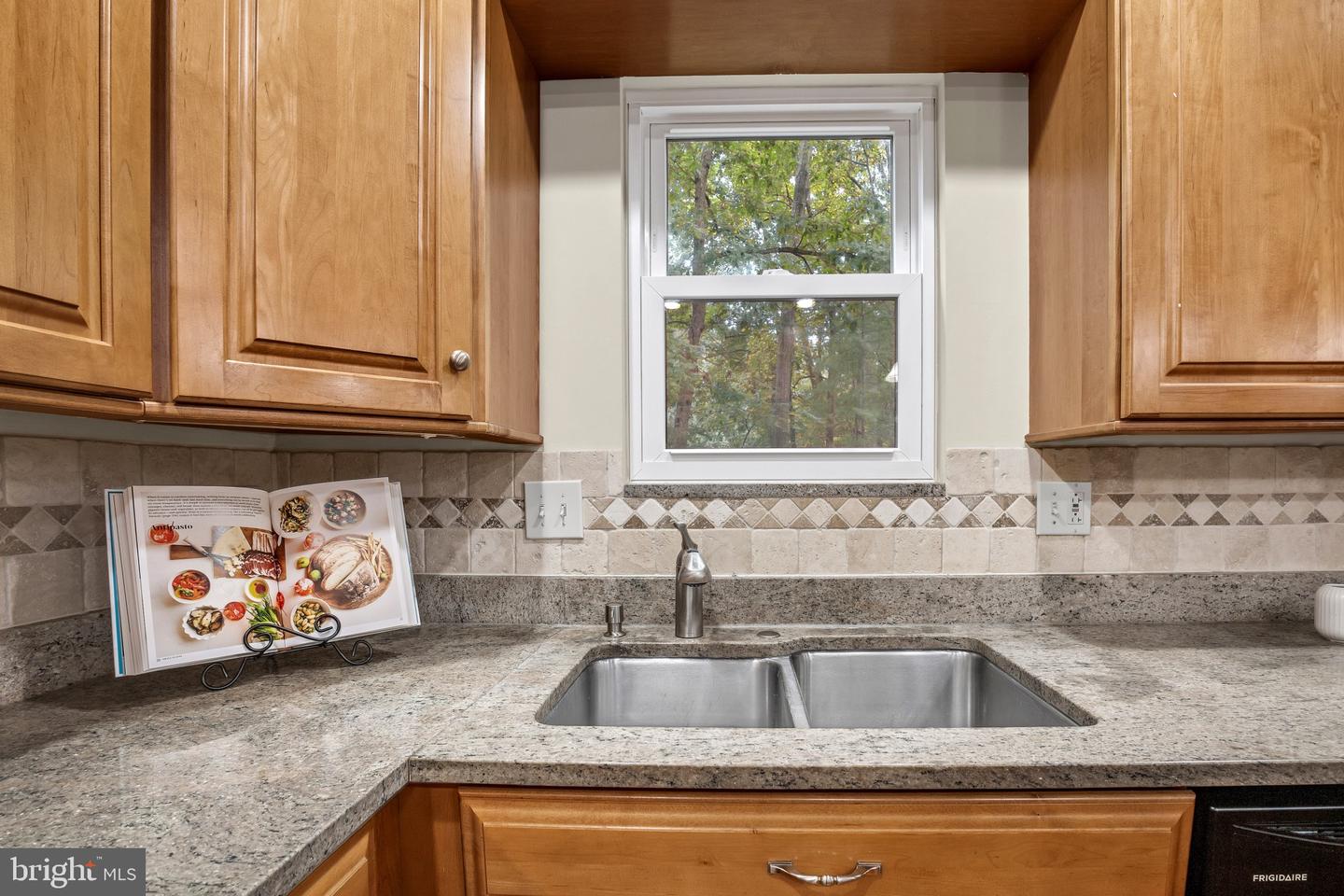 9347 Tartan View DRIVE
