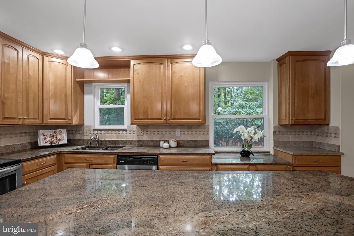 9347 Tartan View DRIVE