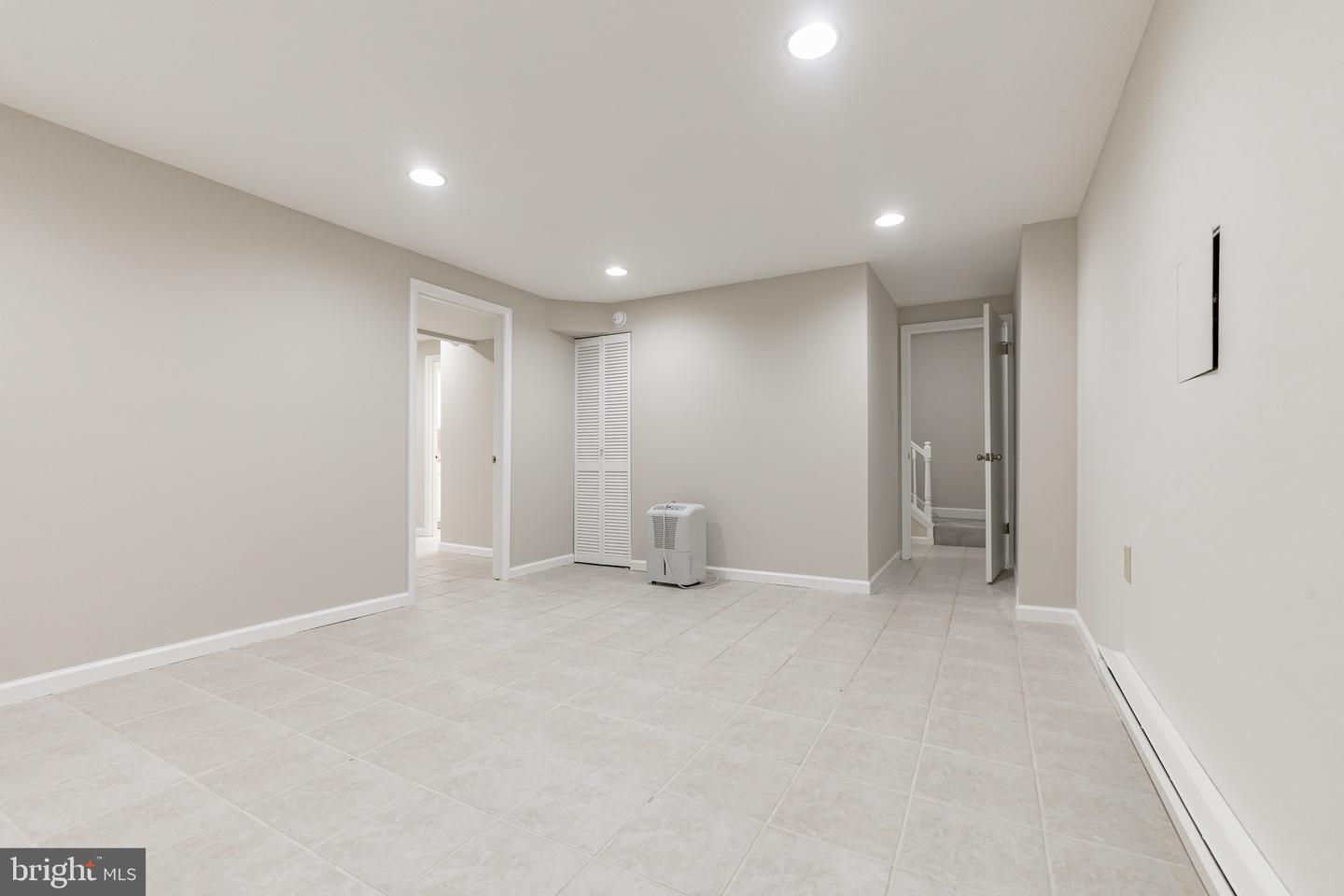 9347 Tartan View DRIVE