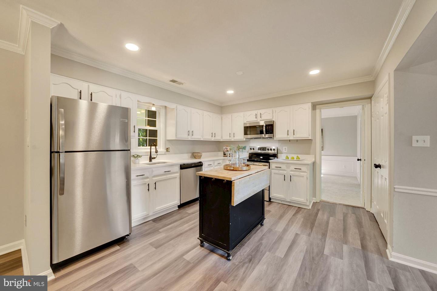 6615 Saint Mark COURT