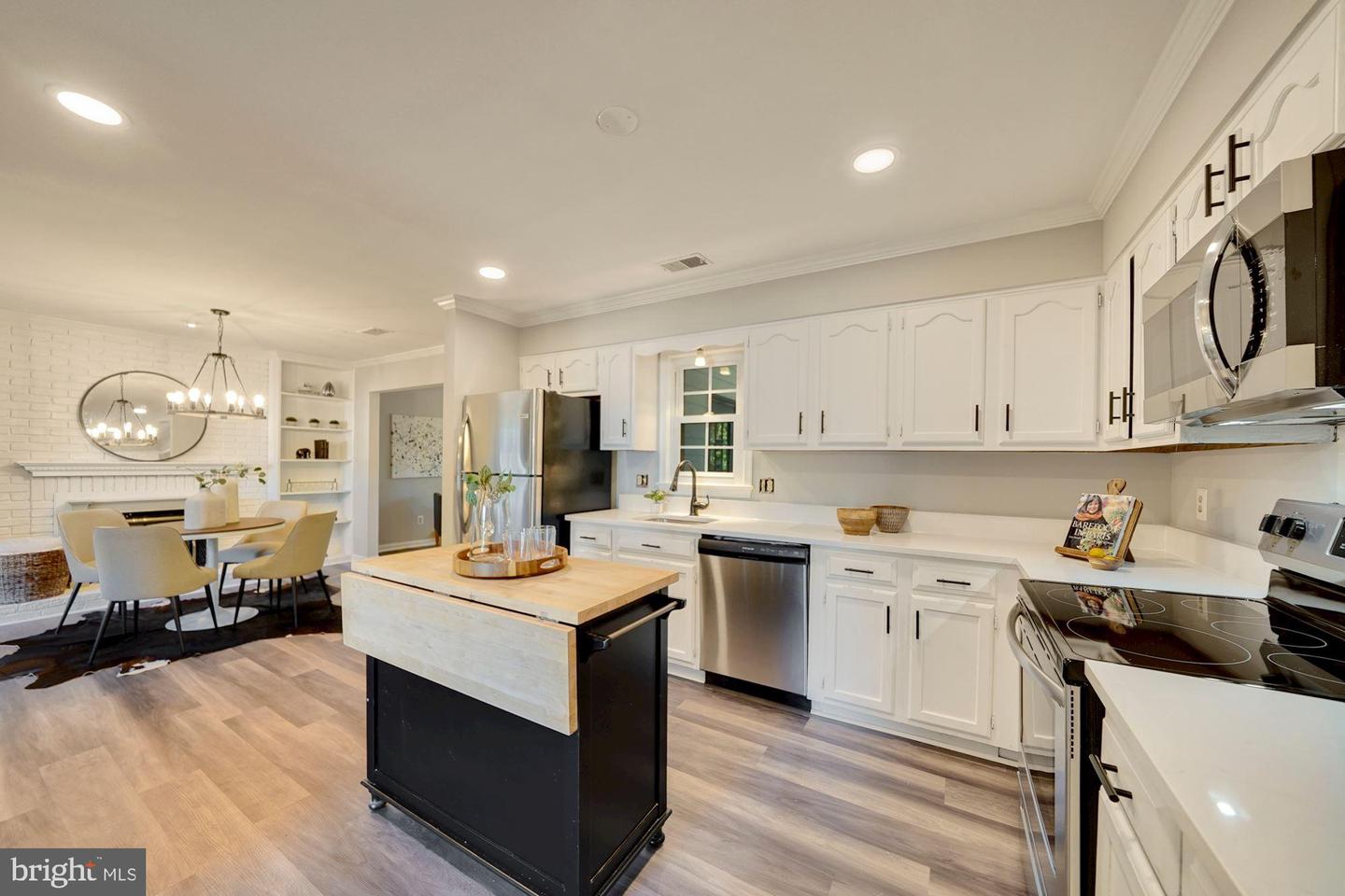 6615 Saint Mark COURT