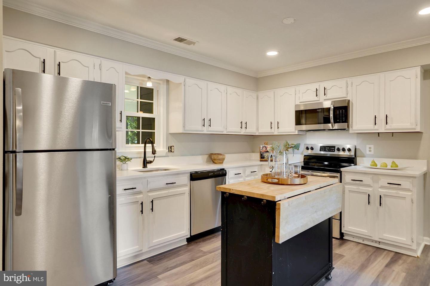 6615 Saint Mark COURT