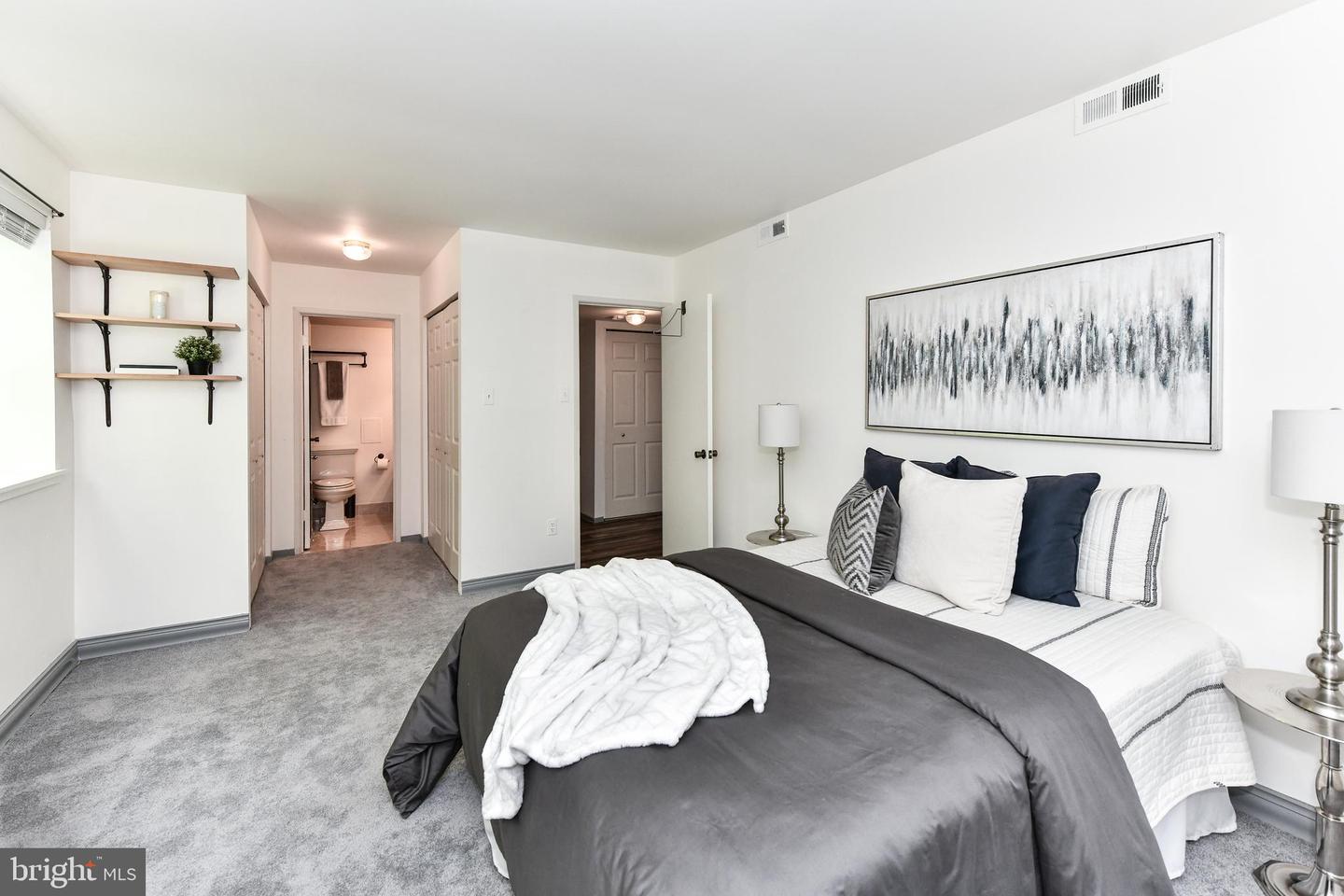 1639 Parkcrest CIRCLE Unit: 100