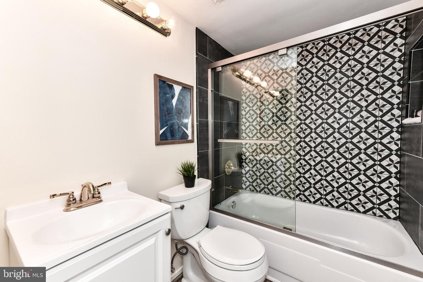 1639 Parkcrest CIRCLE Unit: 100
