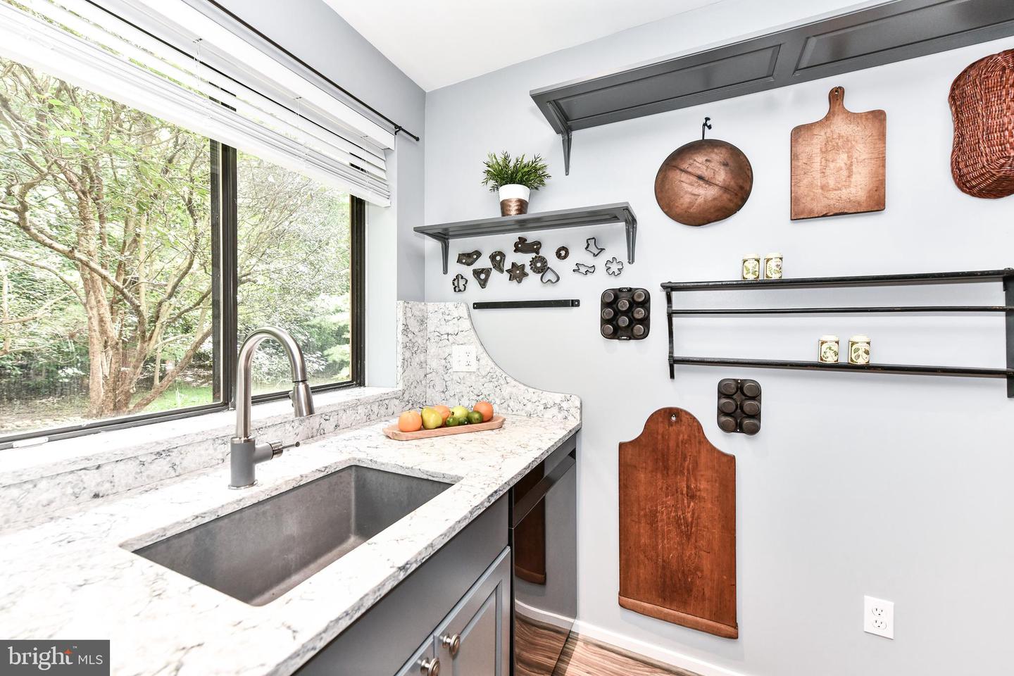 1639 Parkcrest CIRCLE Unit: 100