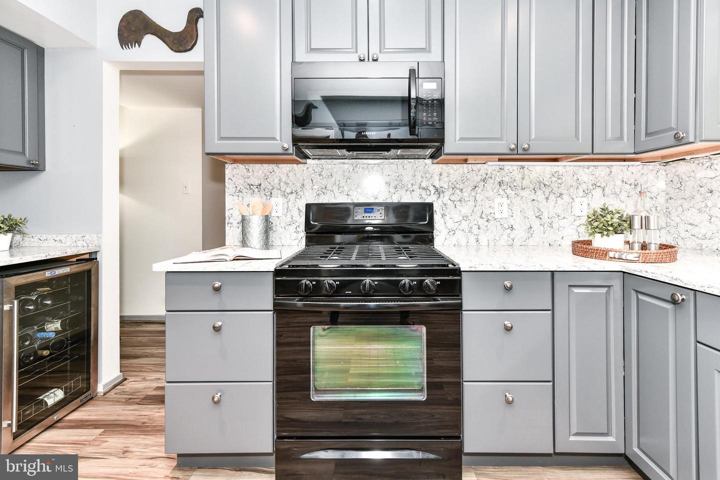 1639 Parkcrest CIRCLE Unit: 100