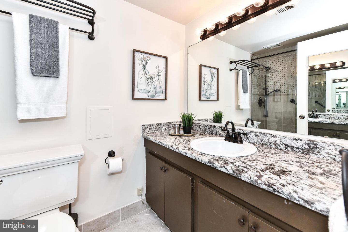 1639 Parkcrest CIRCLE Unit: 100