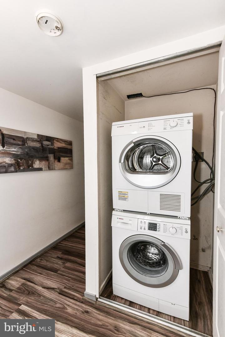 1639 Parkcrest CIRCLE Unit: 100