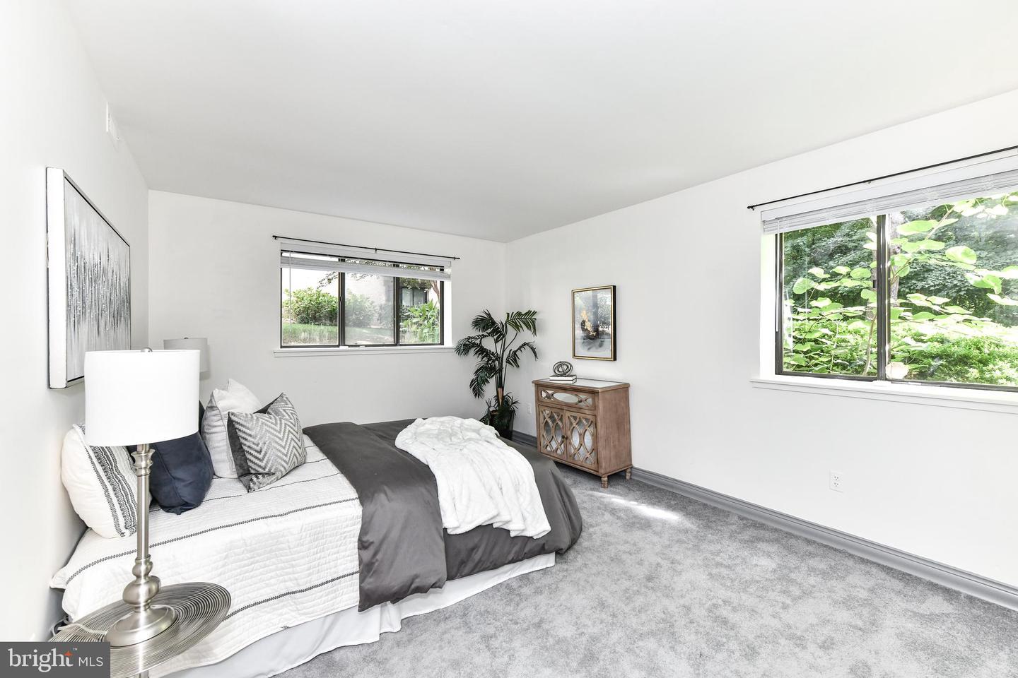 1639 Parkcrest CIRCLE Unit: 100