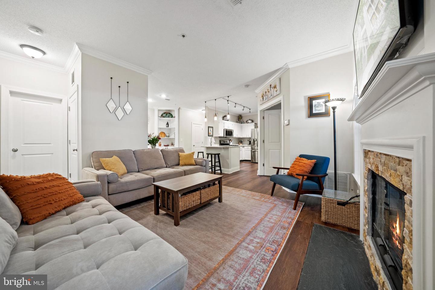 1724 Lake Shore Crest DRIVE Unit: 3