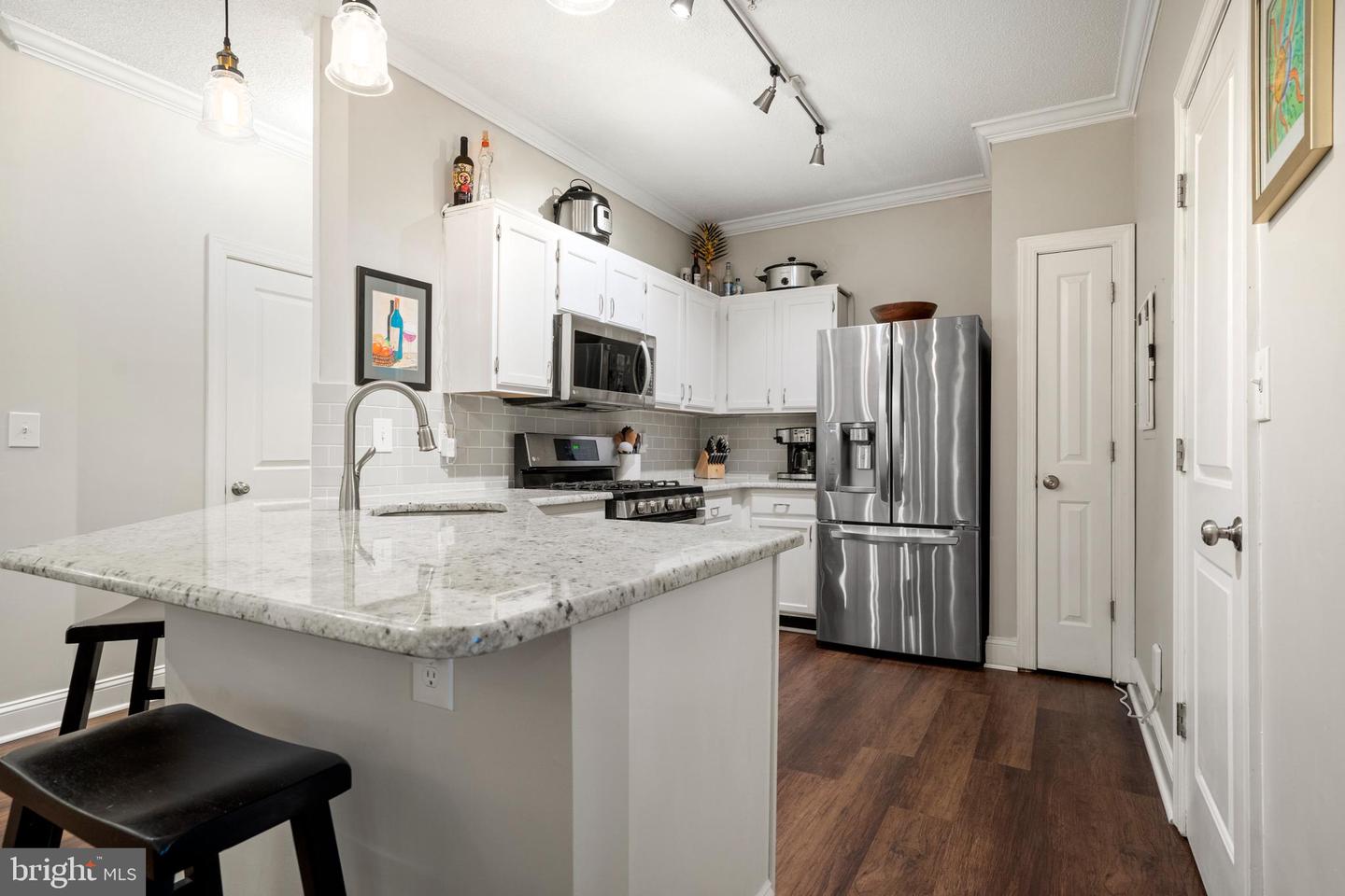 1724 Lake Shore Crest DRIVE Unit: 3