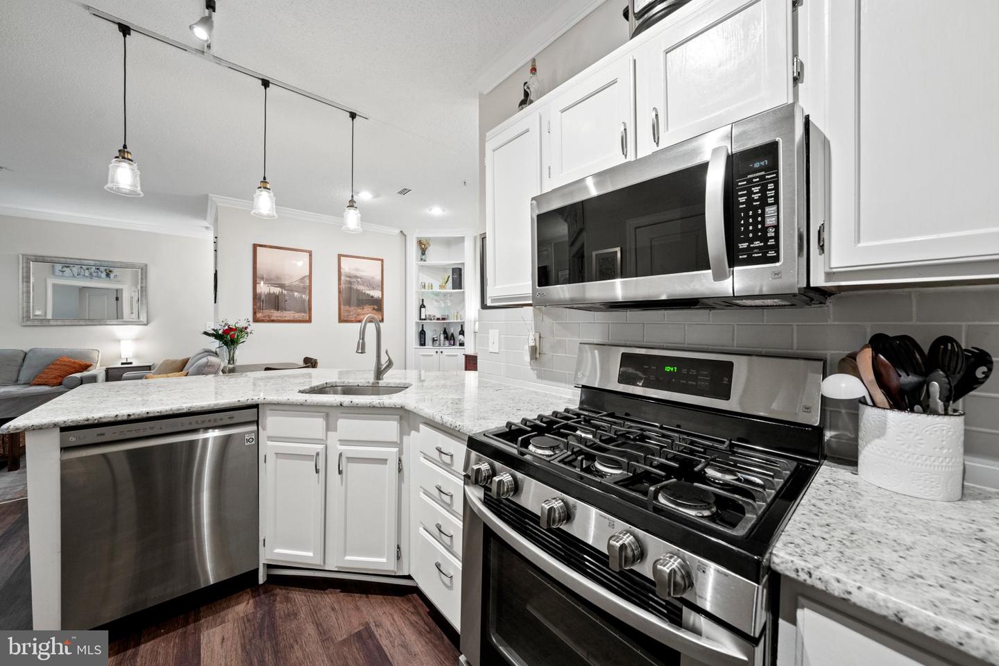 1724 Lake Shore Crest DRIVE Unit: 3