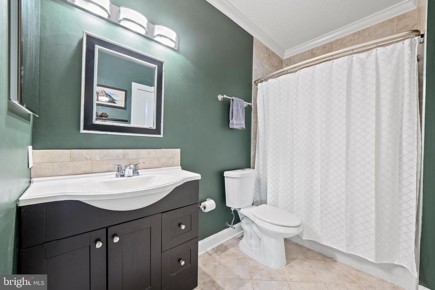 1724 Lake Shore Crest DRIVE Unit: 3