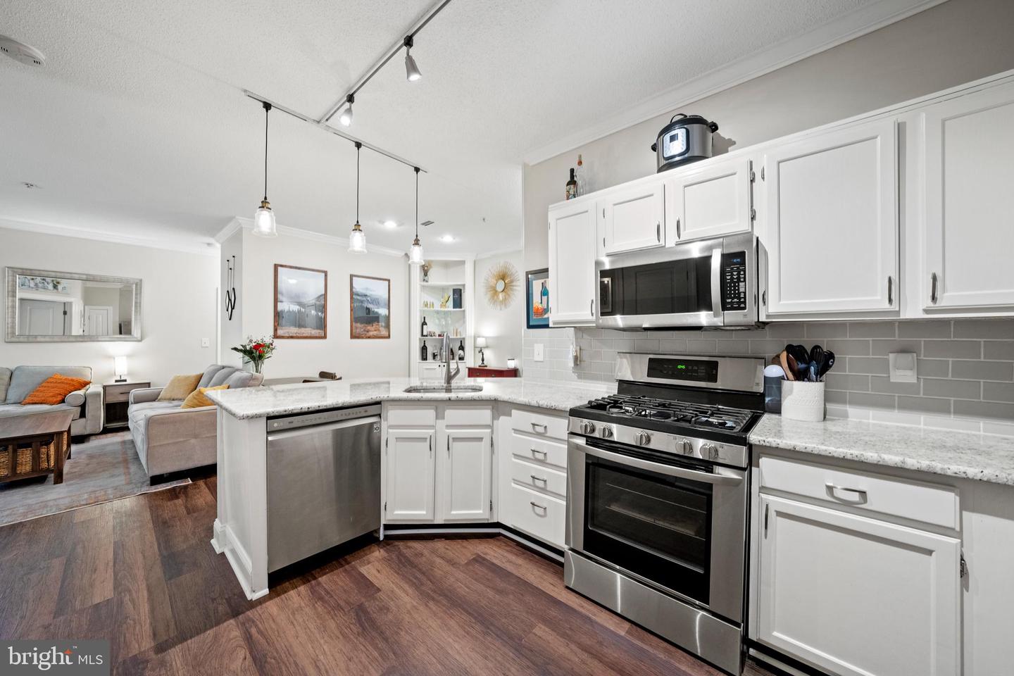 1724 Lake Shore Crest DRIVE Unit: 3