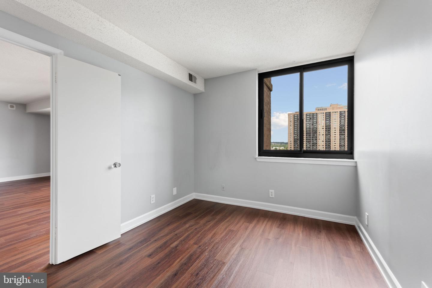 5505 Seminary ROAD Unit: 1214N