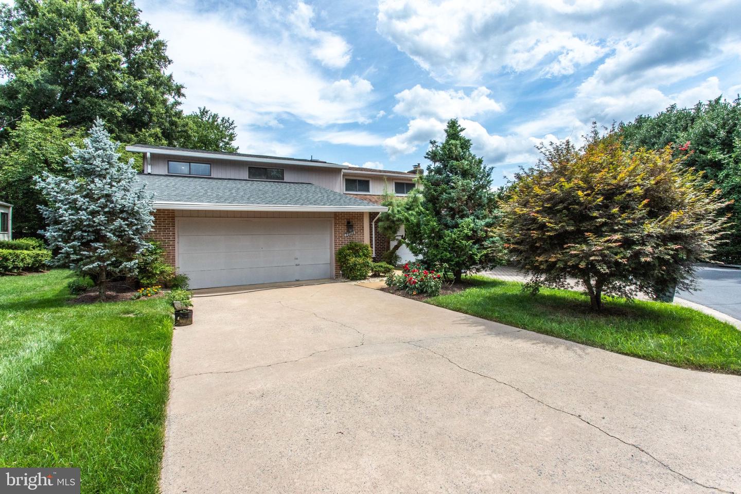 7224 Vistas LANE
