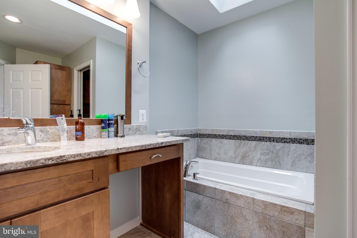 7224 Vistas LANE