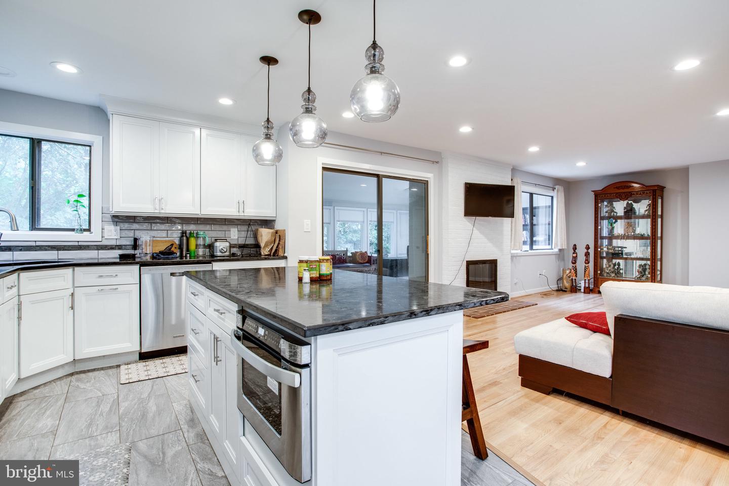7224 Vistas LANE