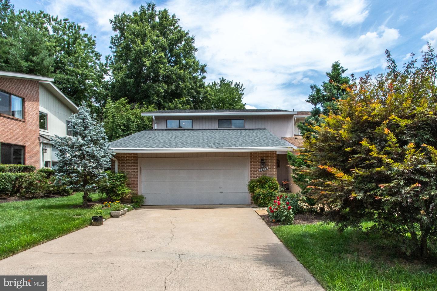 7224 Vistas LANE