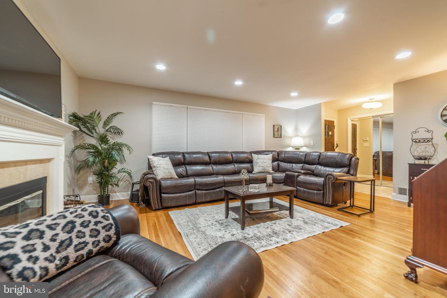 916 Fairway DRIVE NE