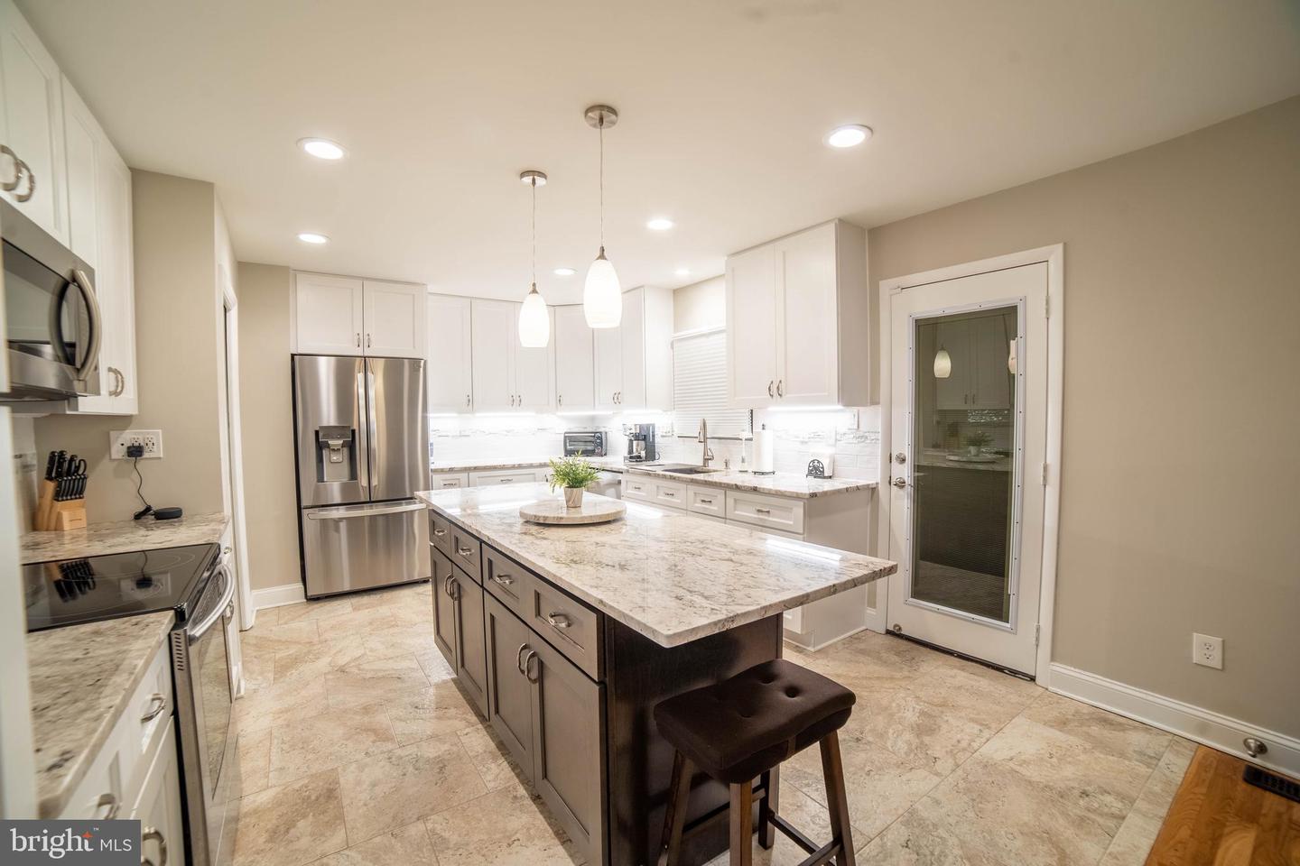 916 Fairway DRIVE NE
