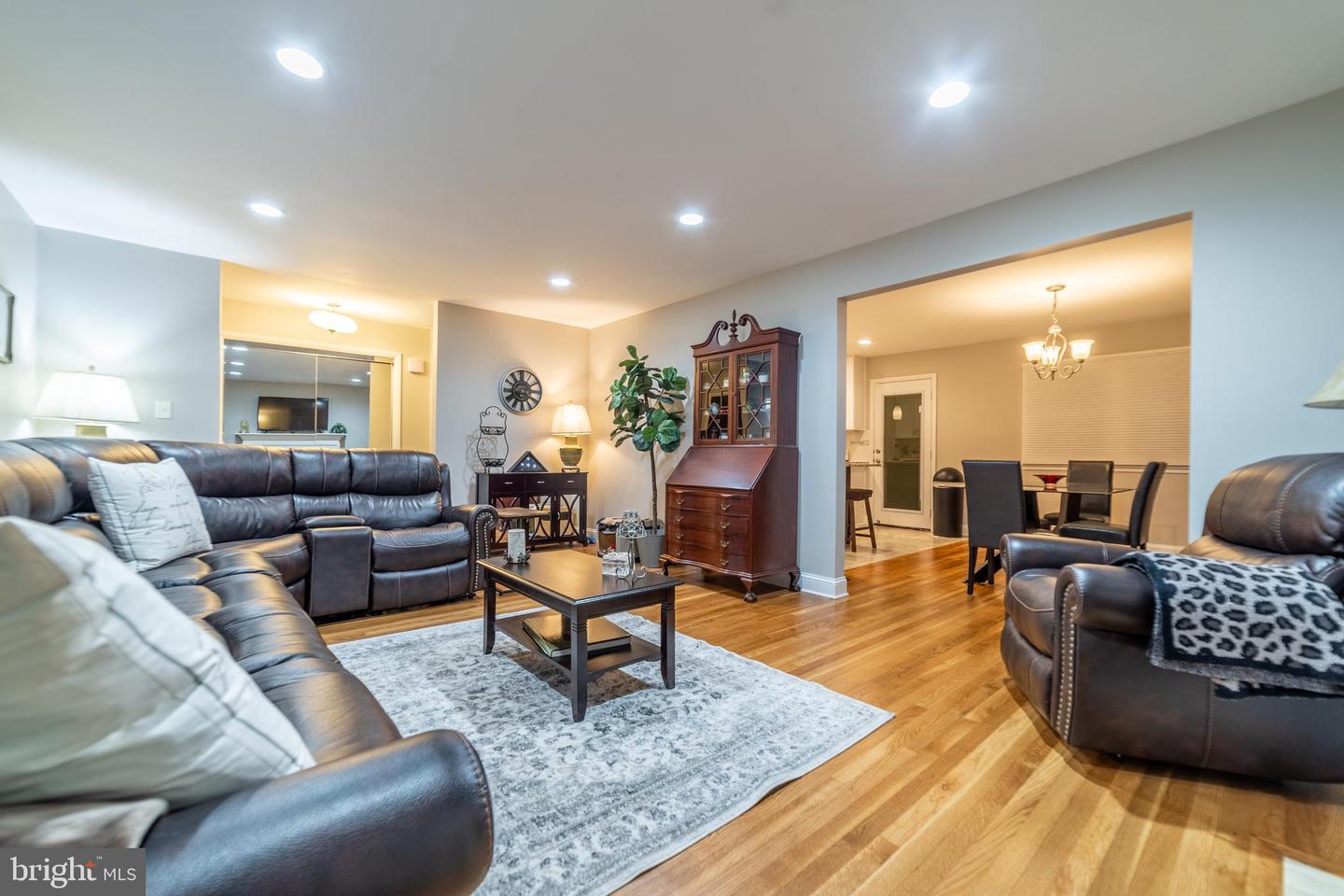 916 Fairway DRIVE NE