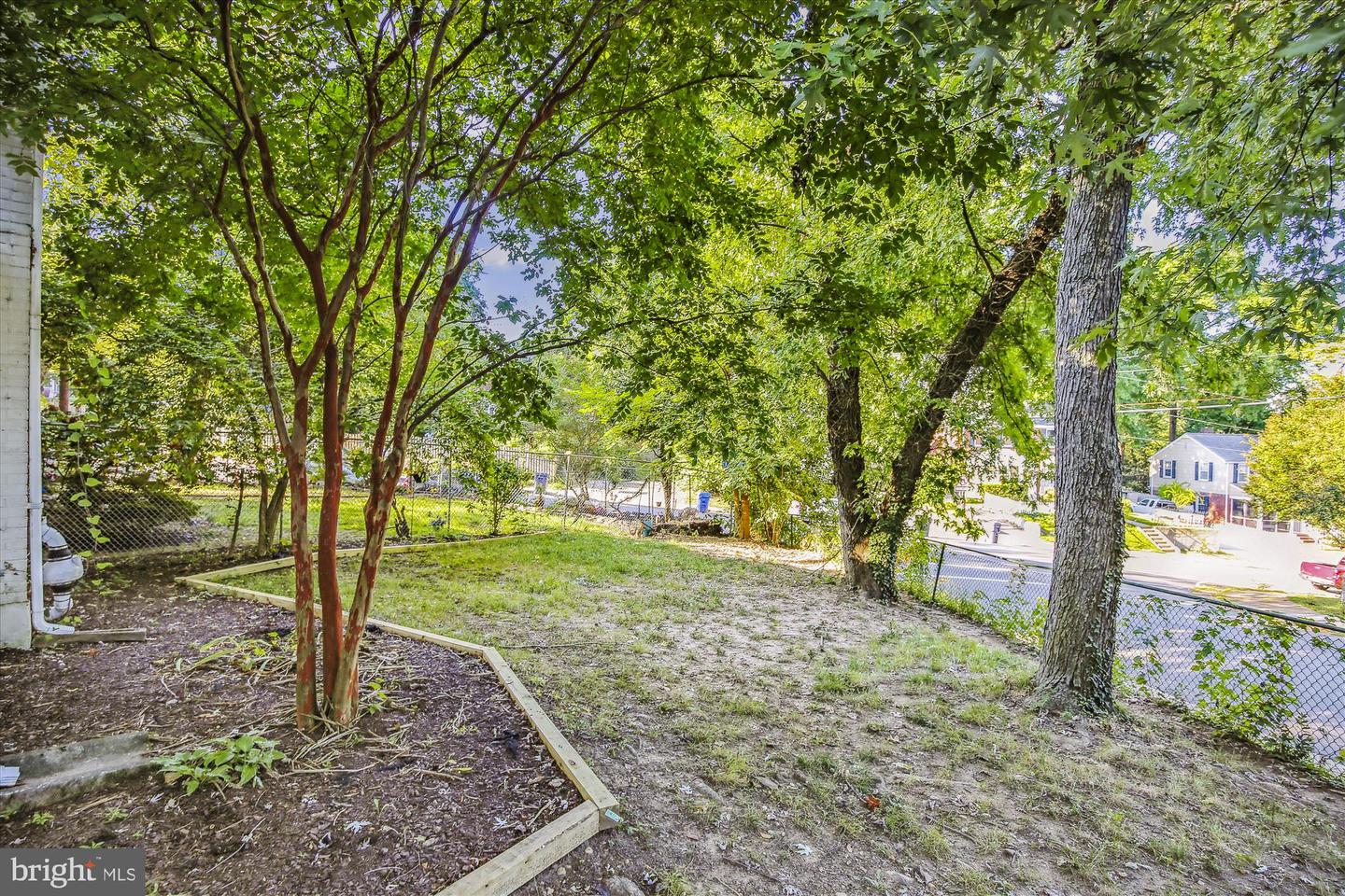 5823 Monticello ROAD