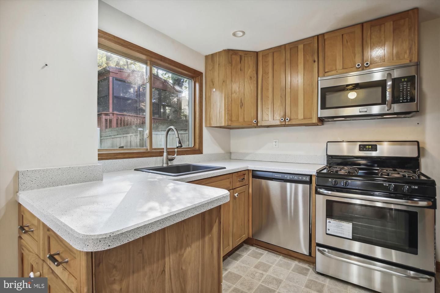 5823 Monticello ROAD