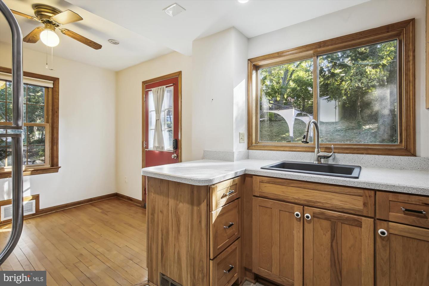 5823 Monticello ROAD