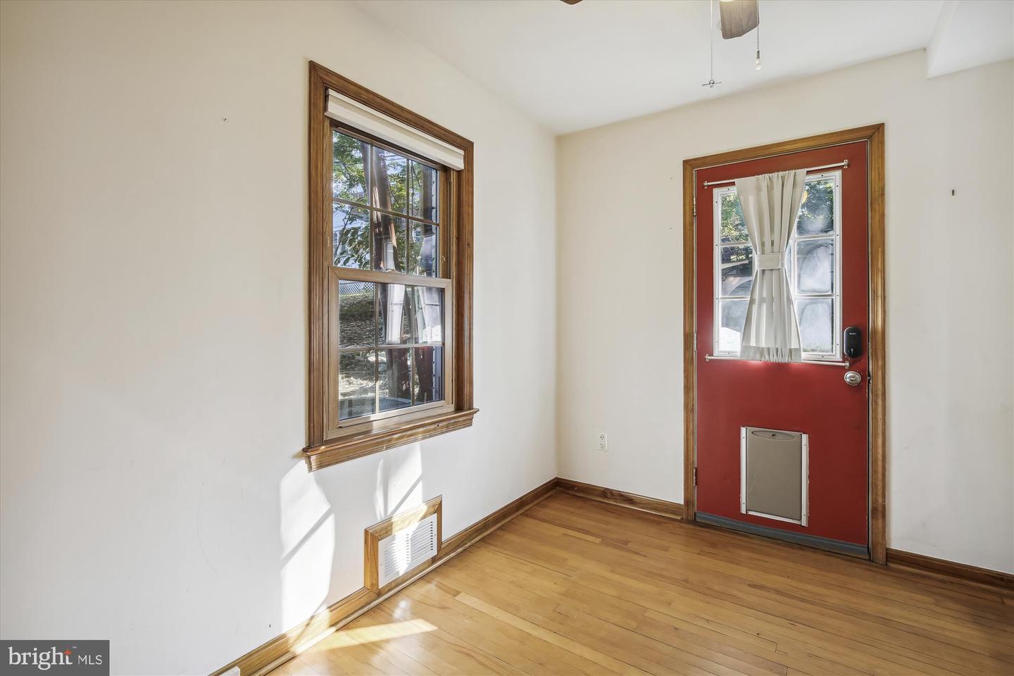 5823 Monticello ROAD