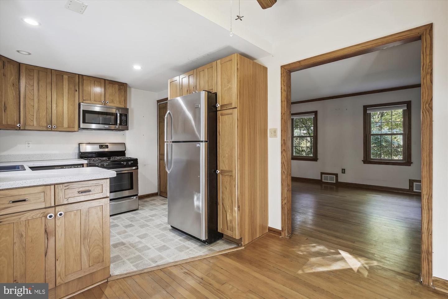 5823 Monticello ROAD