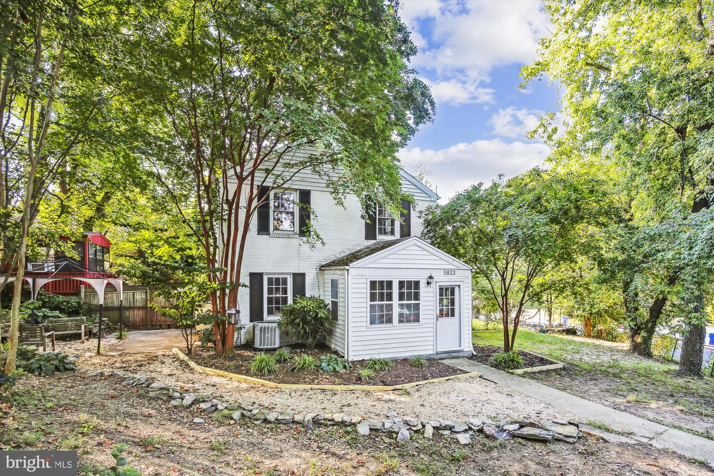 5823 Monticello ROAD