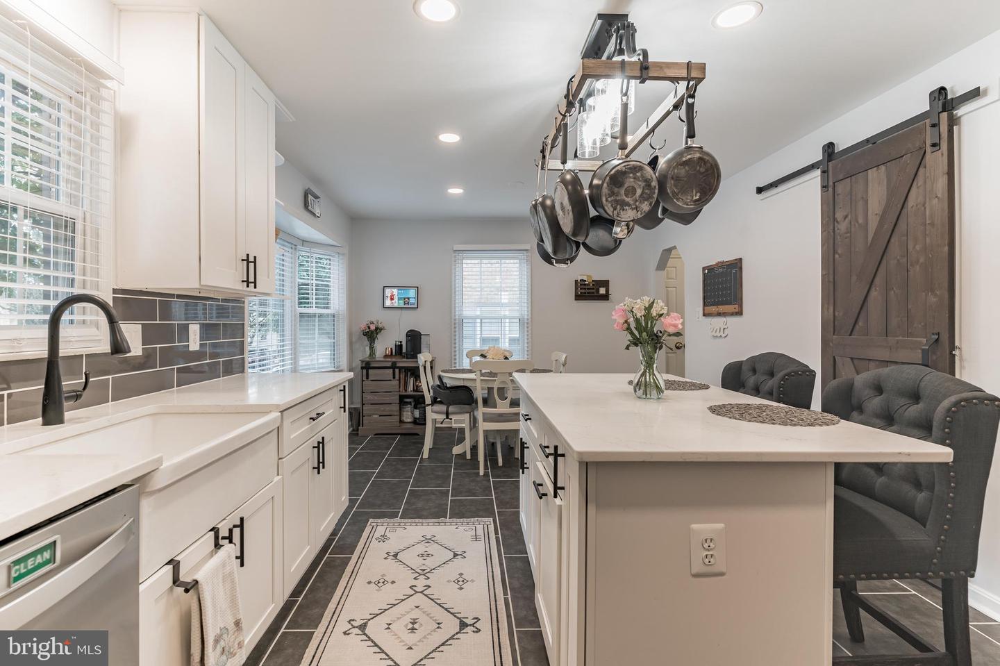 7322 Mallory CIRCLE