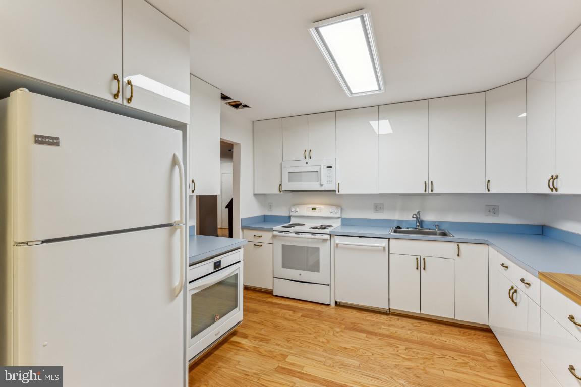3200 Cobb Hill LANE