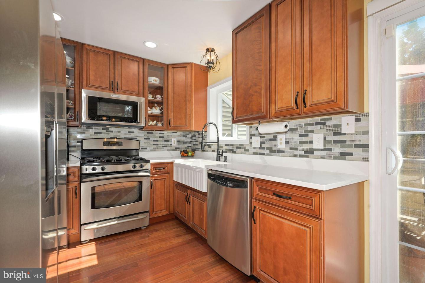 5843 Waterdale COURT
