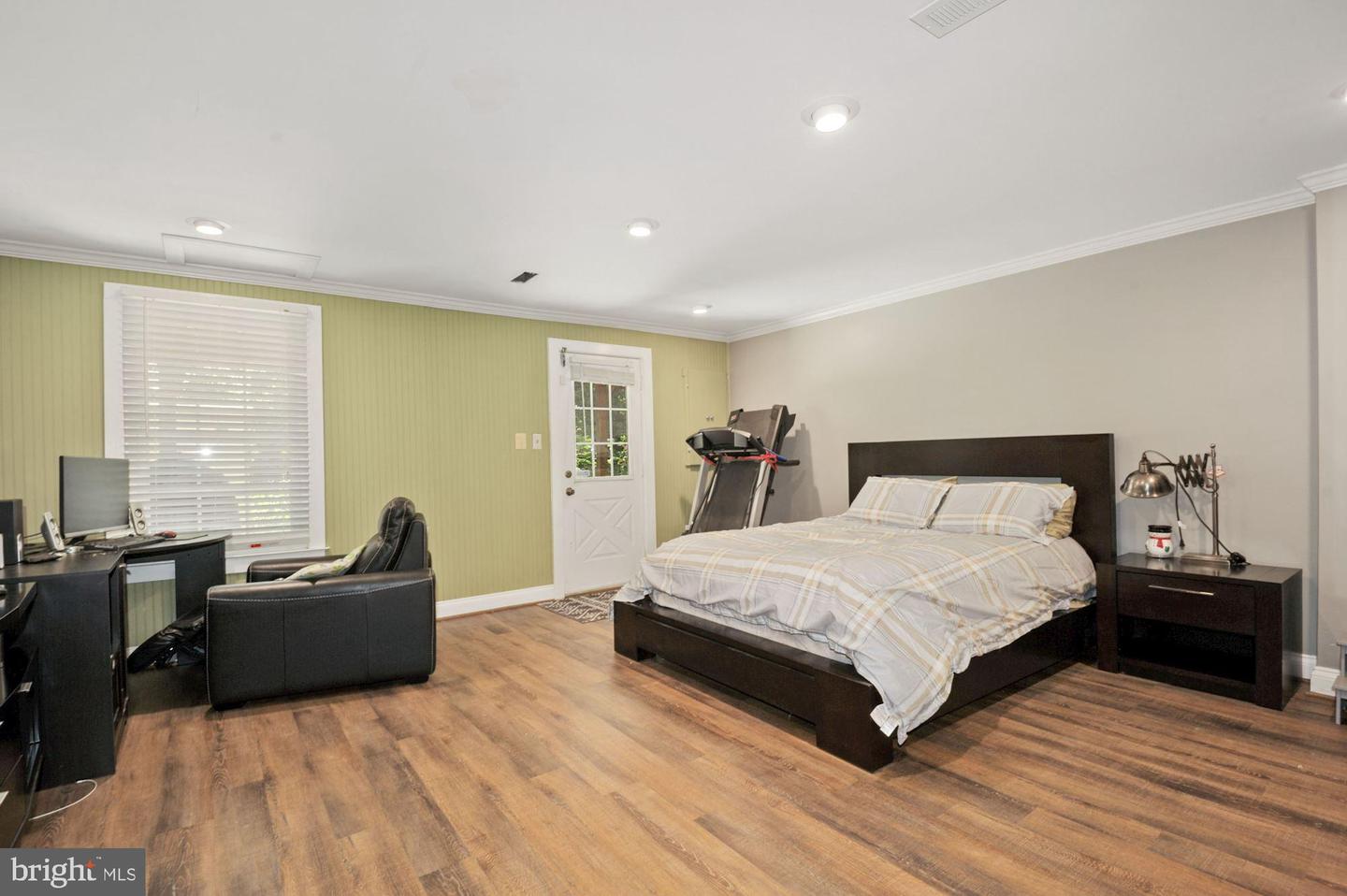 5843 Waterdale COURT