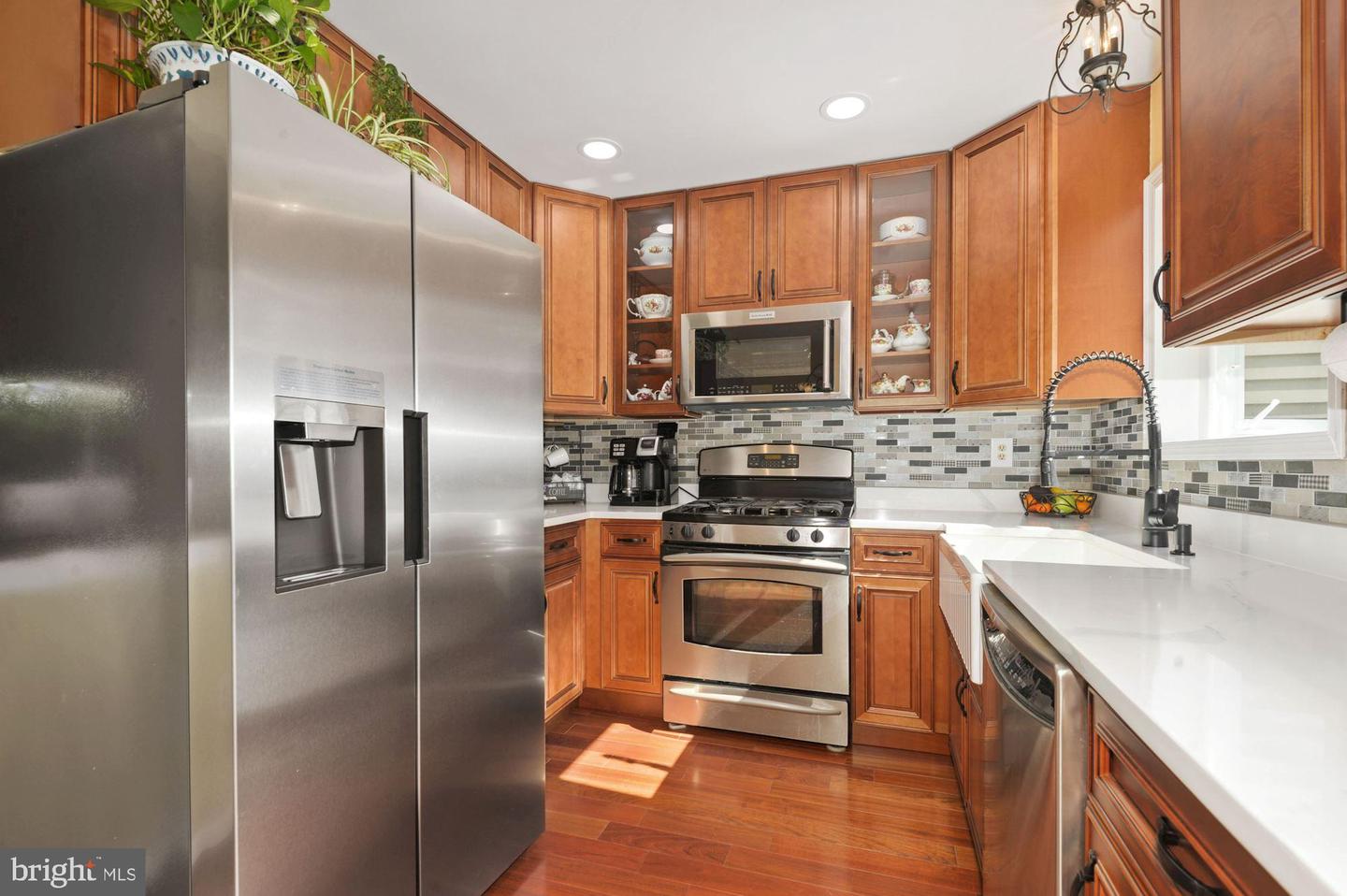 5843 Waterdale COURT