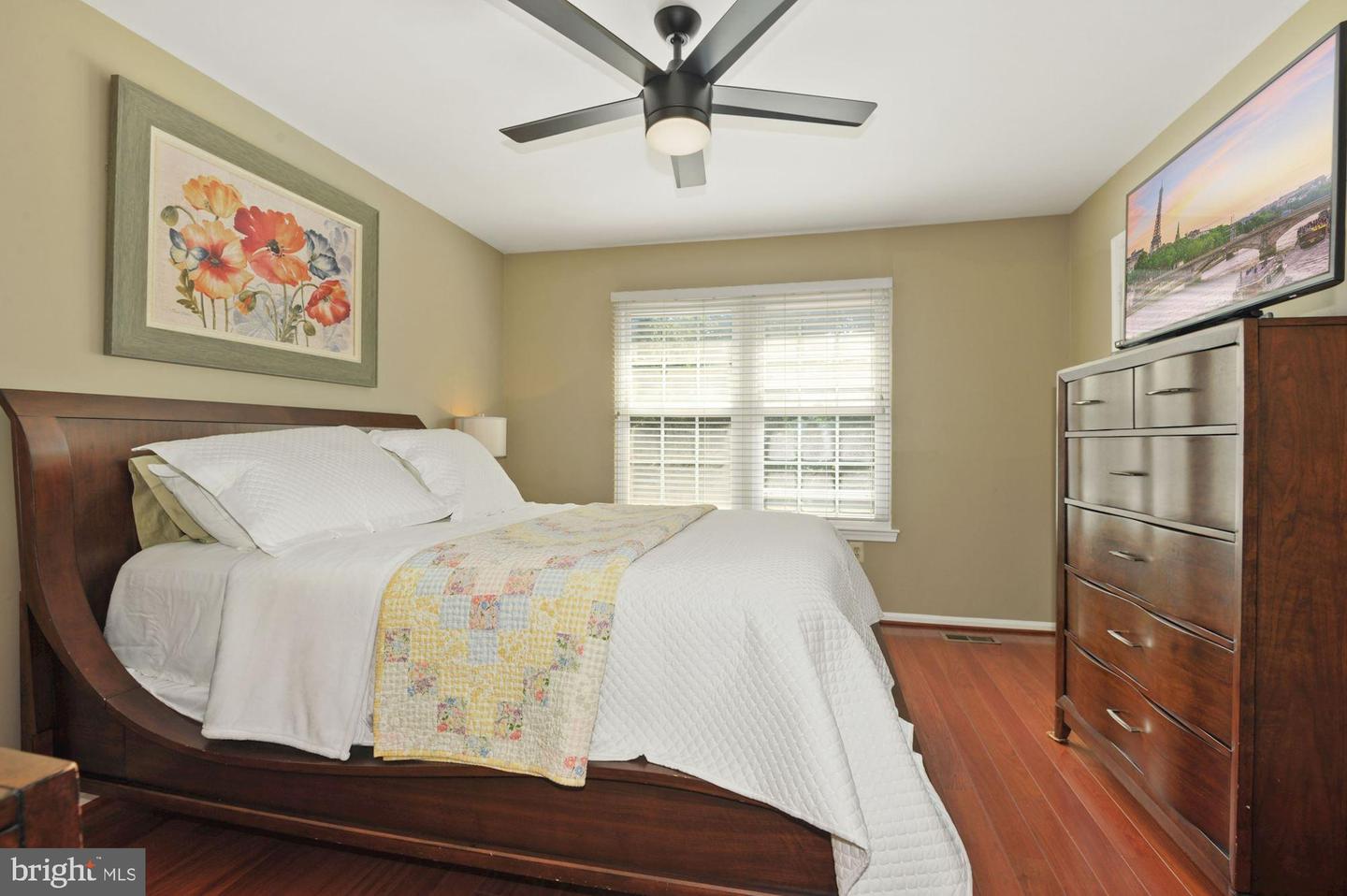 5843 Waterdale COURT