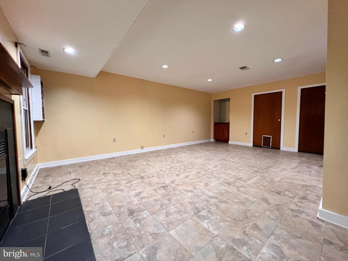 14005 Betsy Ross LANE