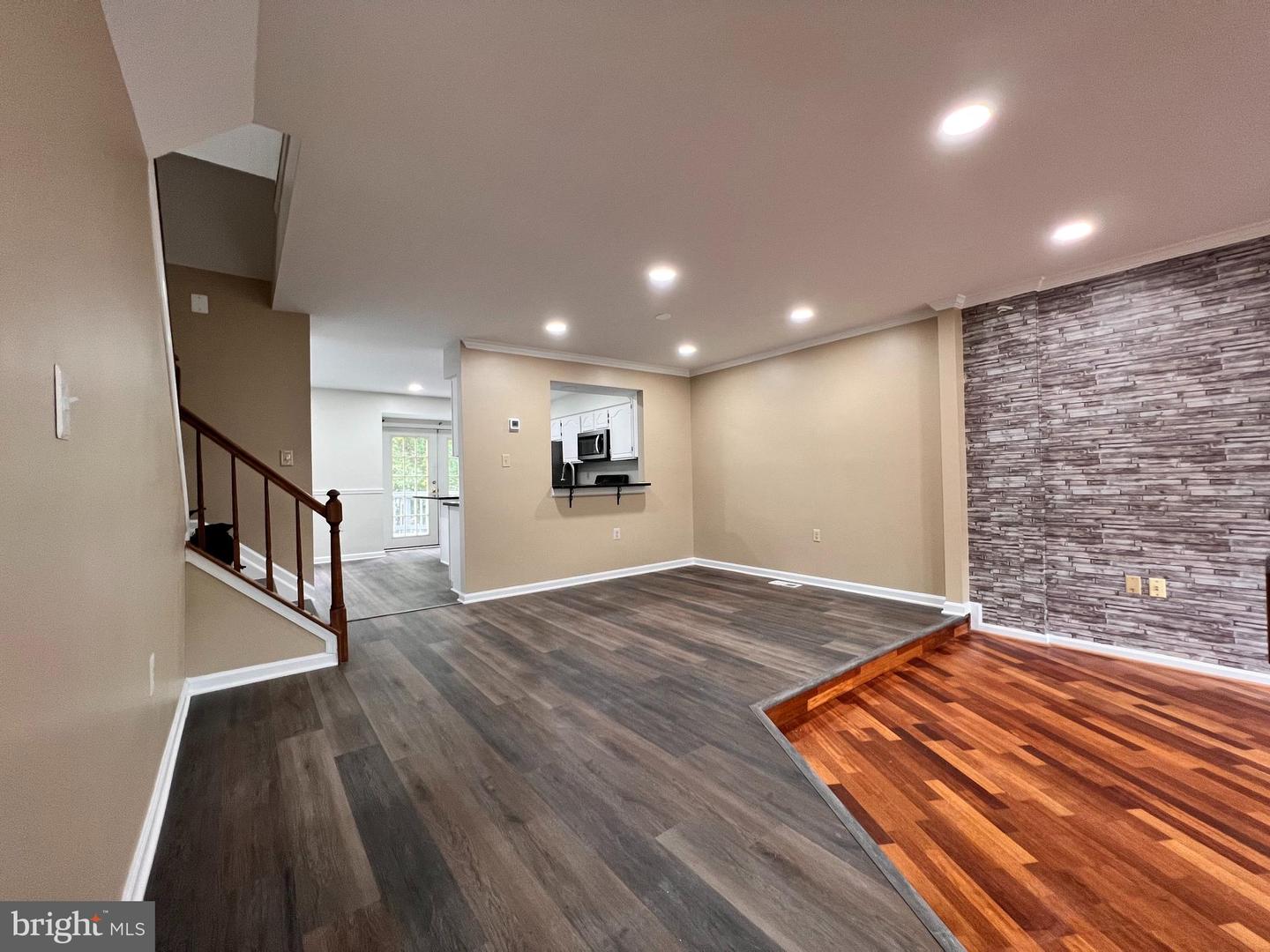 14005 Betsy Ross LANE