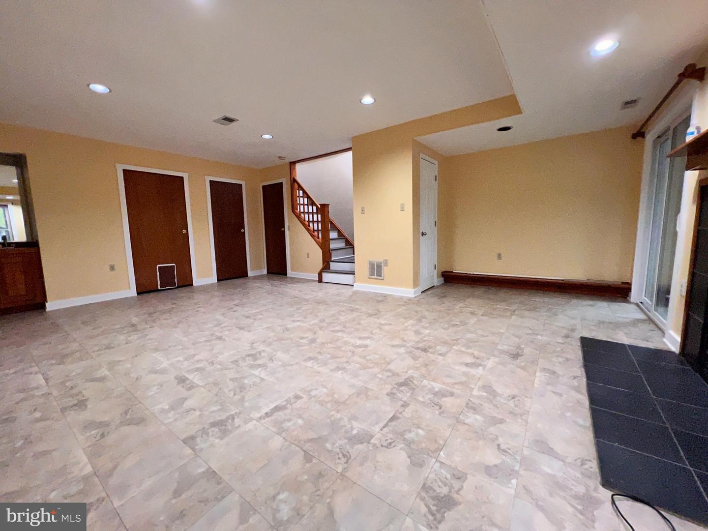 14005 Betsy Ross LANE