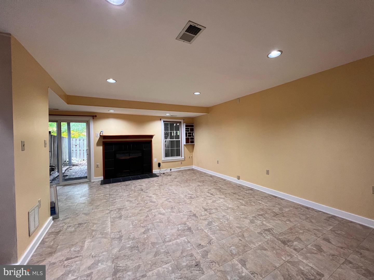 14005 Betsy Ross LANE