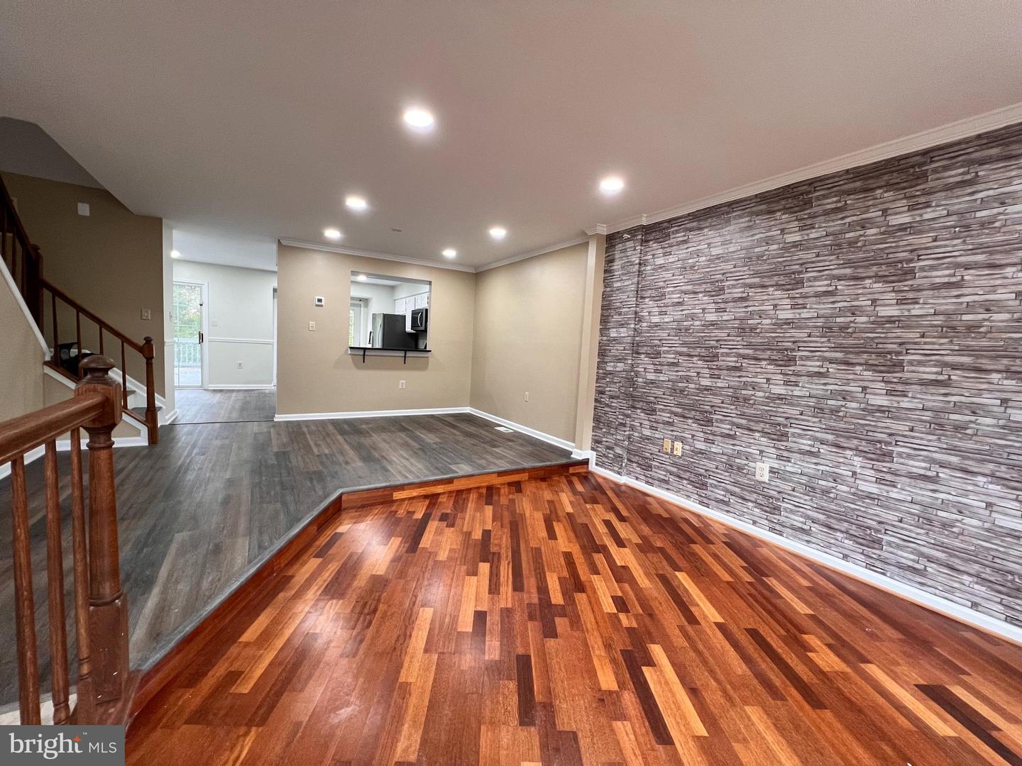 14005 Betsy Ross LANE