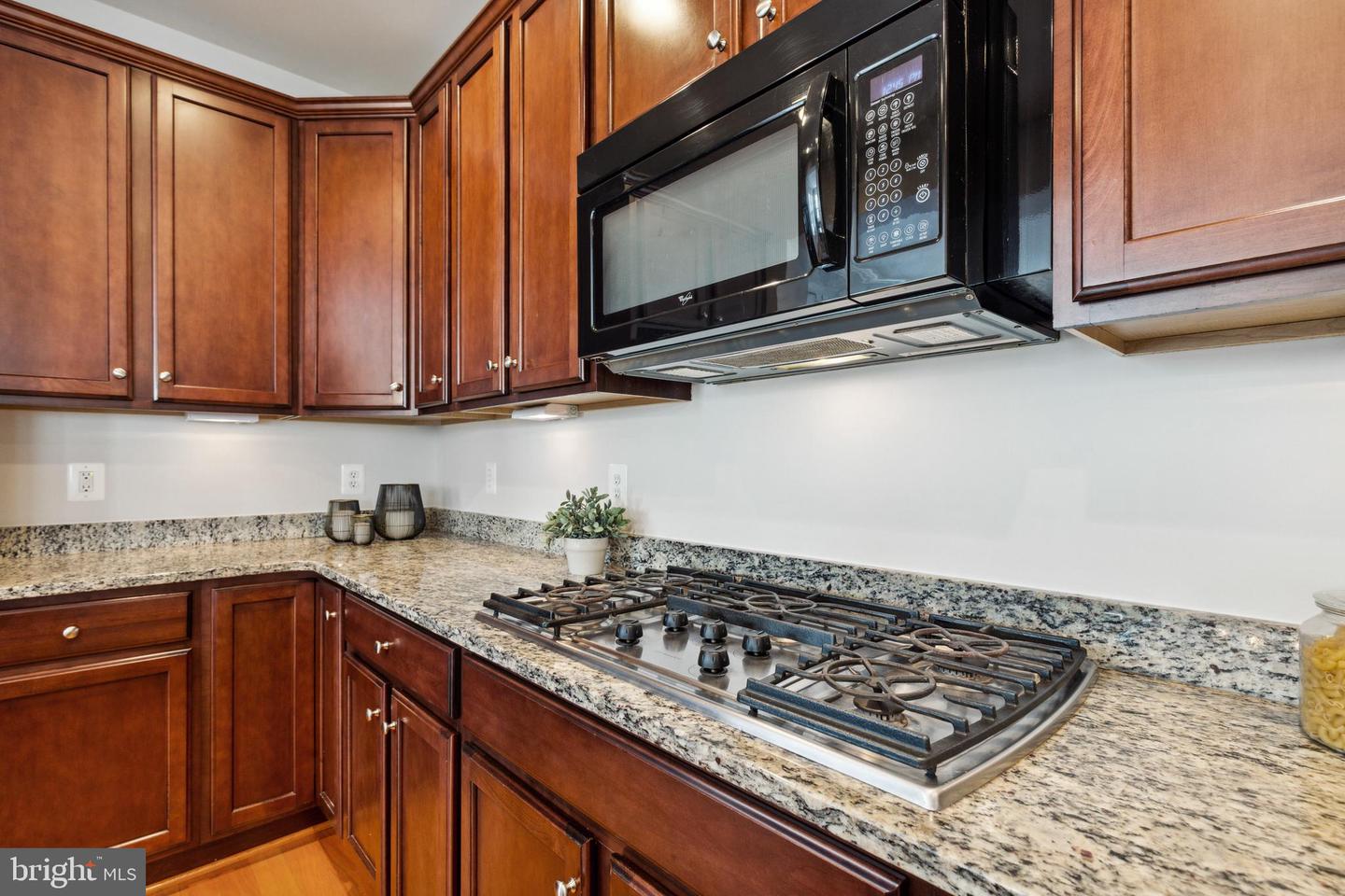 2083 Hunting Creek COURT