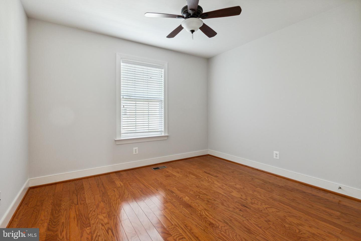 2083 Hunting Creek COURT