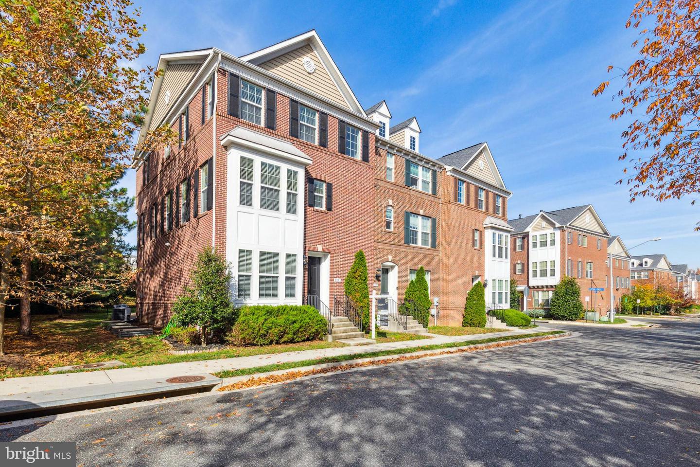 2083 Hunting Creek COURT