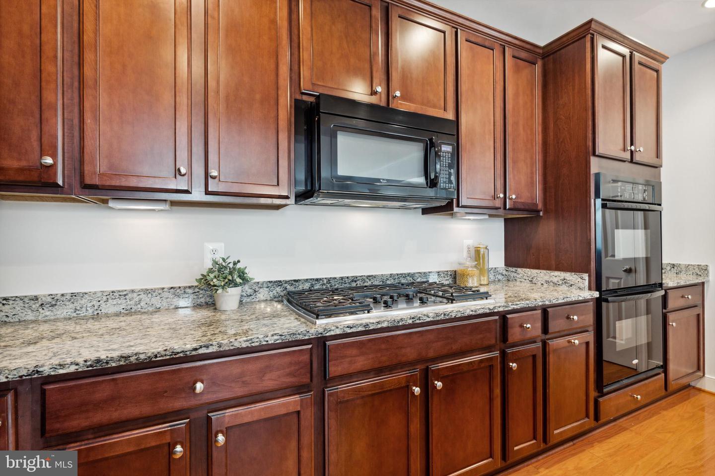 2083 Hunting Creek COURT