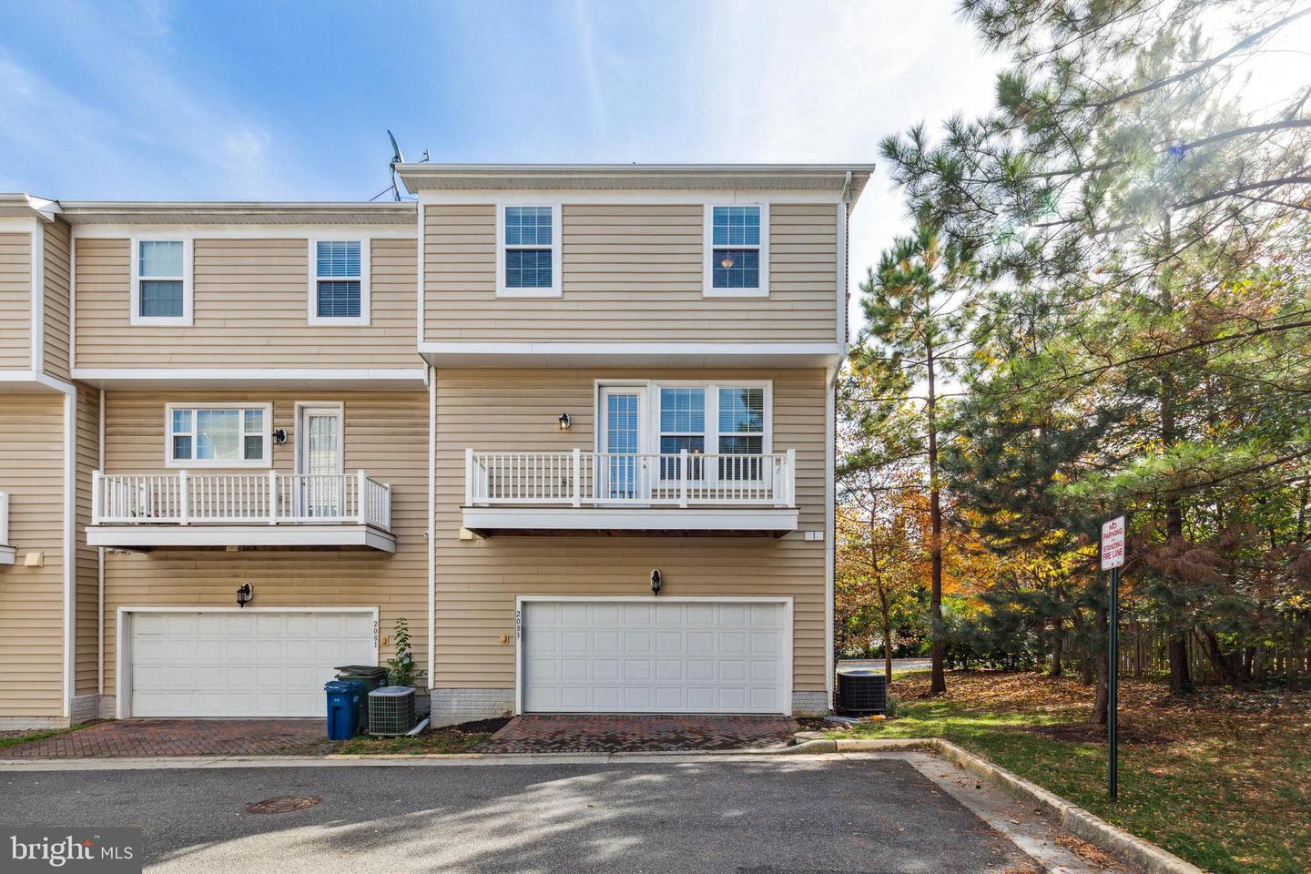 2083 Hunting Creek COURT
