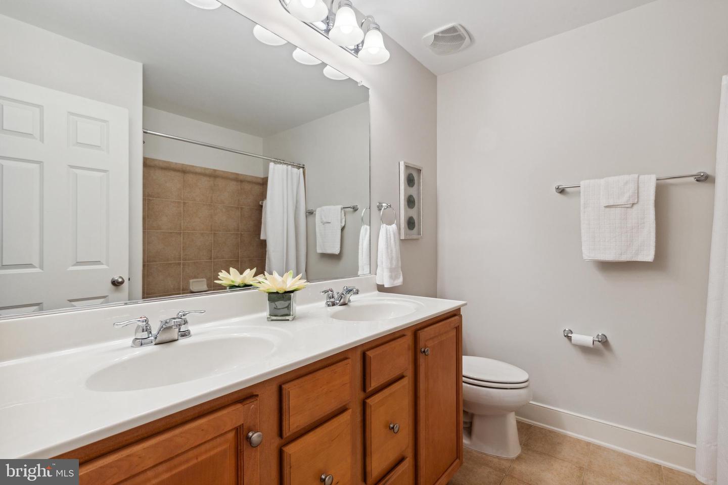 2083 Hunting Creek COURT
