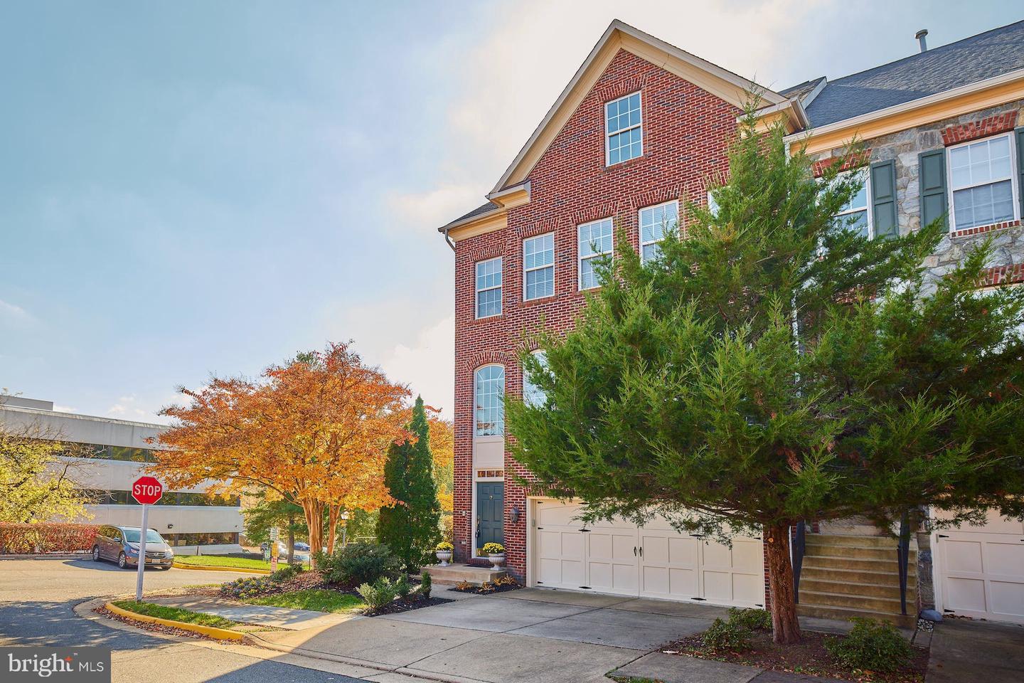 6715 Aspen Trace COURT